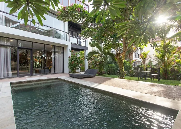 Balian Surf Villas *